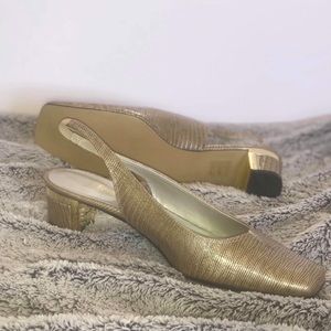 J Renee slingback low Heel Size 8.5 new.